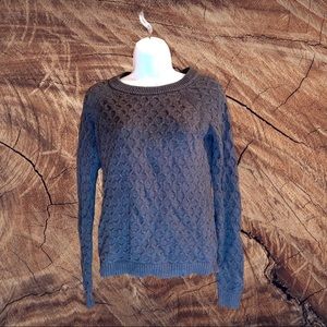Old Navy knit grey sweater